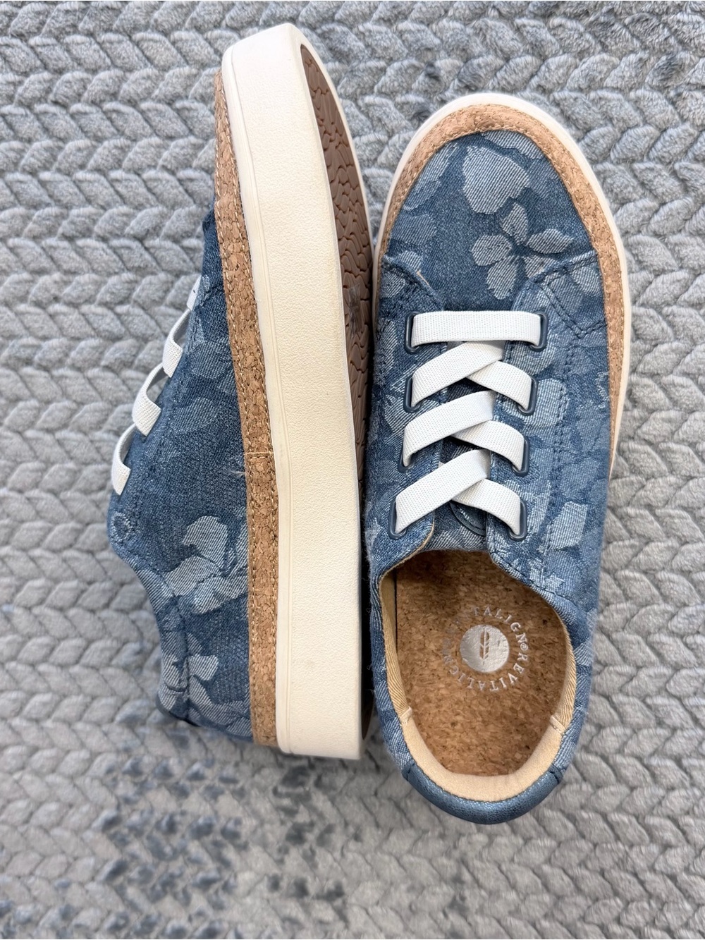 Revitalign Floral Denim Cork Footbed Hermosa Sneakers NWOT Size 6.5
